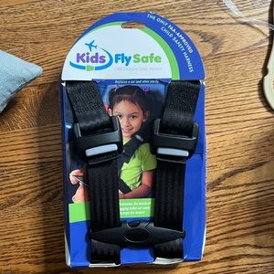 NIB Flysafe Childs Airplane Seatbelt